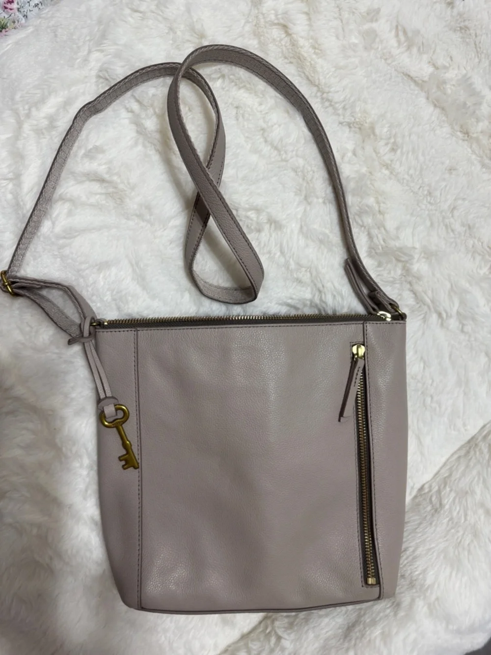 Fossil Tara Taupe Leather Crossbody Bag with Zip Pocket - Picture 2 of 7